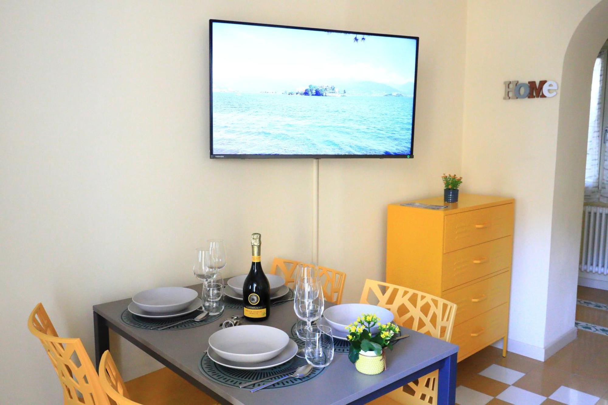 Da Meggy Apartment สเตรซา ภายนอก รูปภาพ